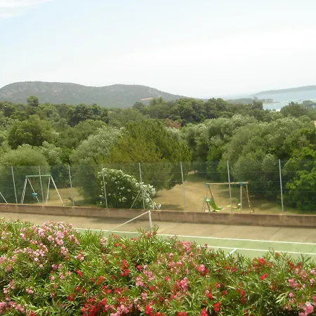 U Latonu Resort *